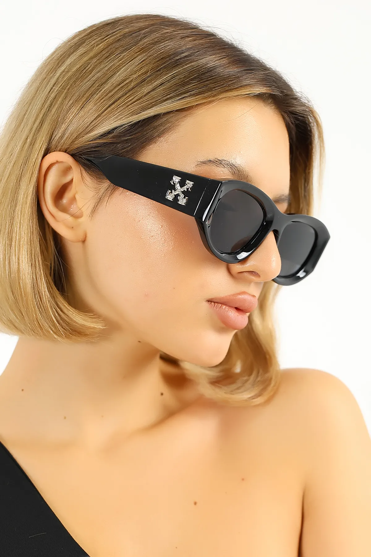 Kadın UV400 Dikdörtgen Güneş Gözlüğü Gümüş Detay 25-14 C2 Kadın UV400 Dikdörtgen Güneş Gözlüğü Gümüş Detay 25-14 C2