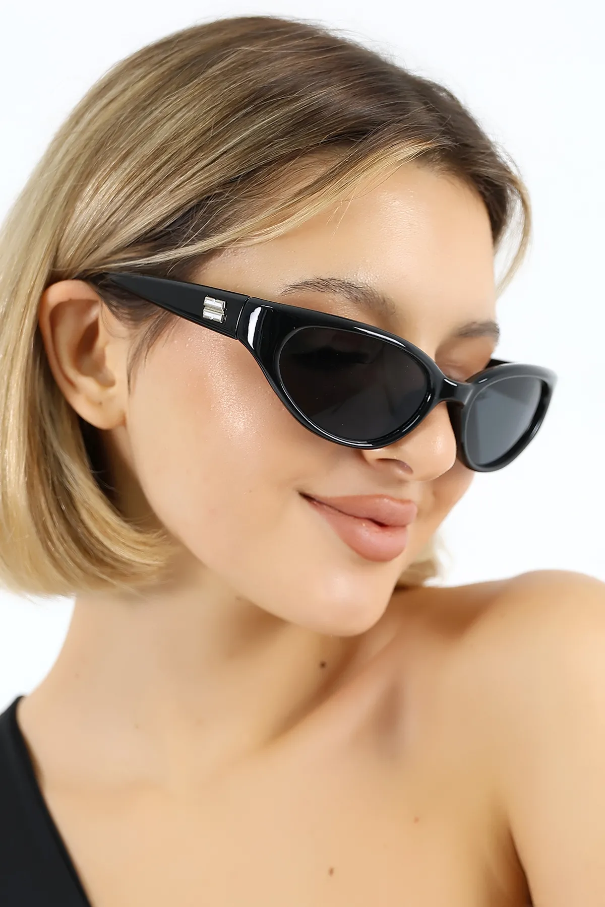 Kadın UV400 Dikdörtgen Güneş Gözlüğü Gümüş Detay 25-16 C2 Kadın UV400 Dikdörtgen Güneş Gözlüğü Gümüş Detay 25-16 C2