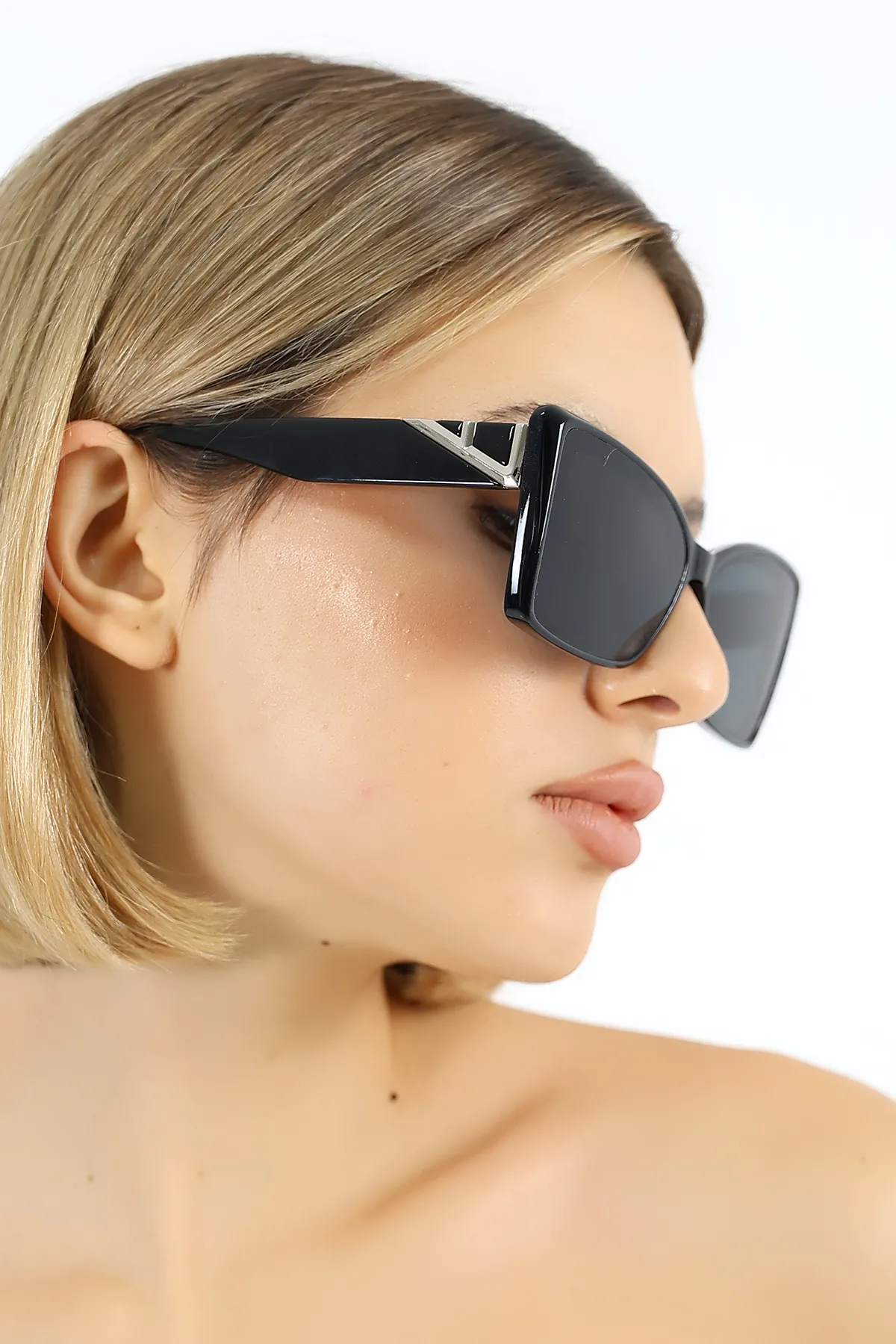 Kadın UV400 Kelebek Siyah Güneş Gözlüğü Gümüş Detay 25-17 C2 Kadın UV400 Kelebek Siyah Güneş Gözlüğü Gümüş Detay 25-17 C2