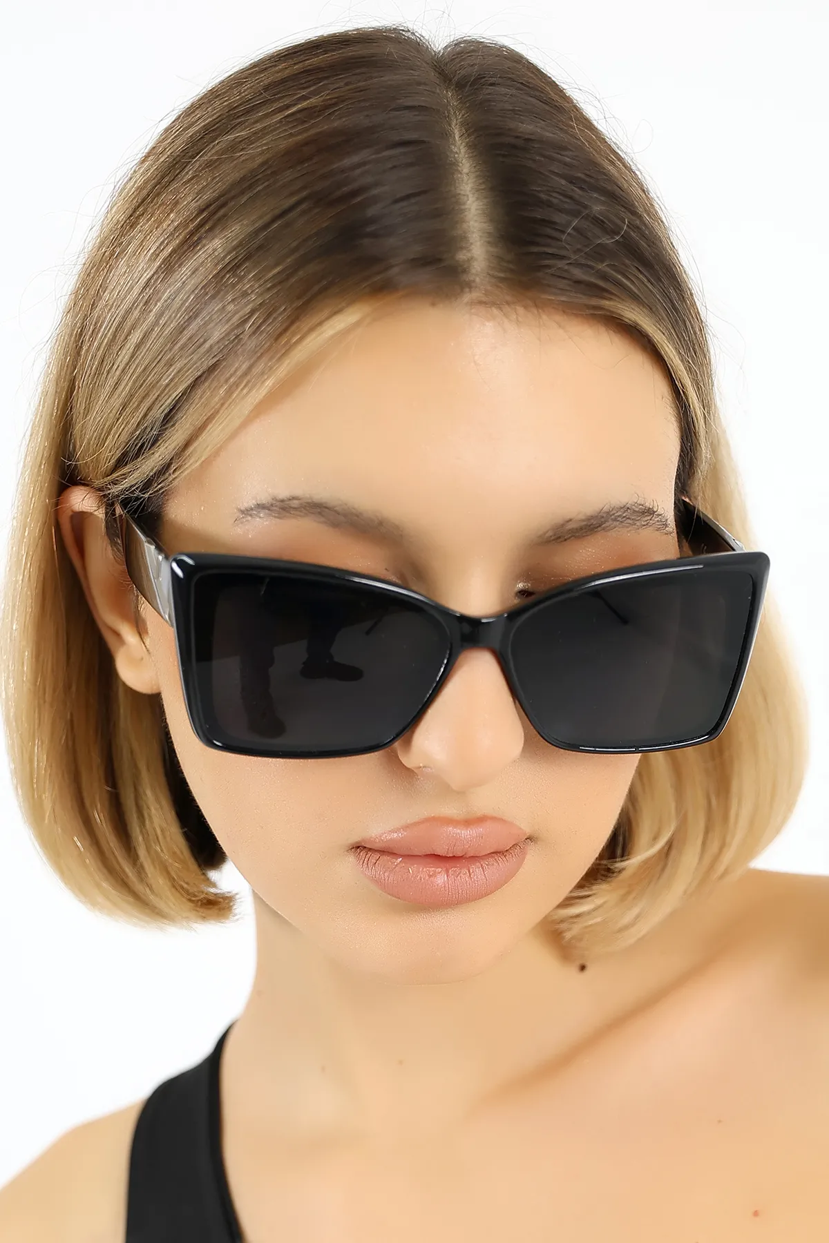 Kadın UV400 Kelebek Siyah Güneş Gözlüğü Gümüş Detay 25-17 C2 Kadın UV400 Kelebek Siyah Güneş Gözlüğü Gümüş Detay 25-17 C2