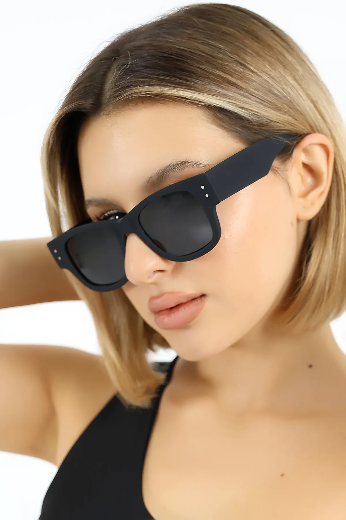 Kadın UV400 Mat Siyah Kare Güneş Gözlüğü Gümüş Detay 25-07 C2 M Kadın UV400 Mat Siyah Kare Güneş Gözlüğü Gümüş Detay 25-07 C2 M
