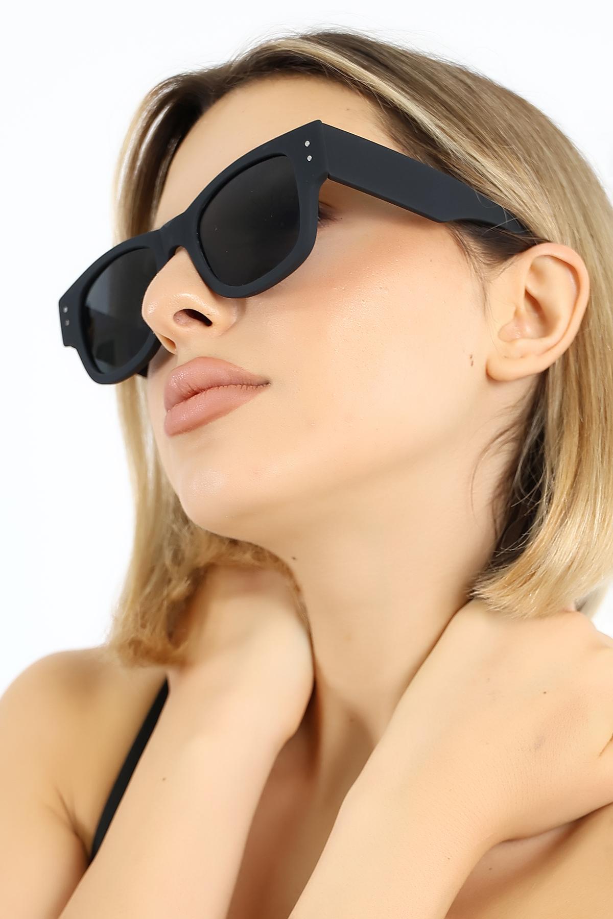 Kadın Mat Siyah Kare UV400 Güneş Gözlüğü Gümüş Detay 25-07 C2 M