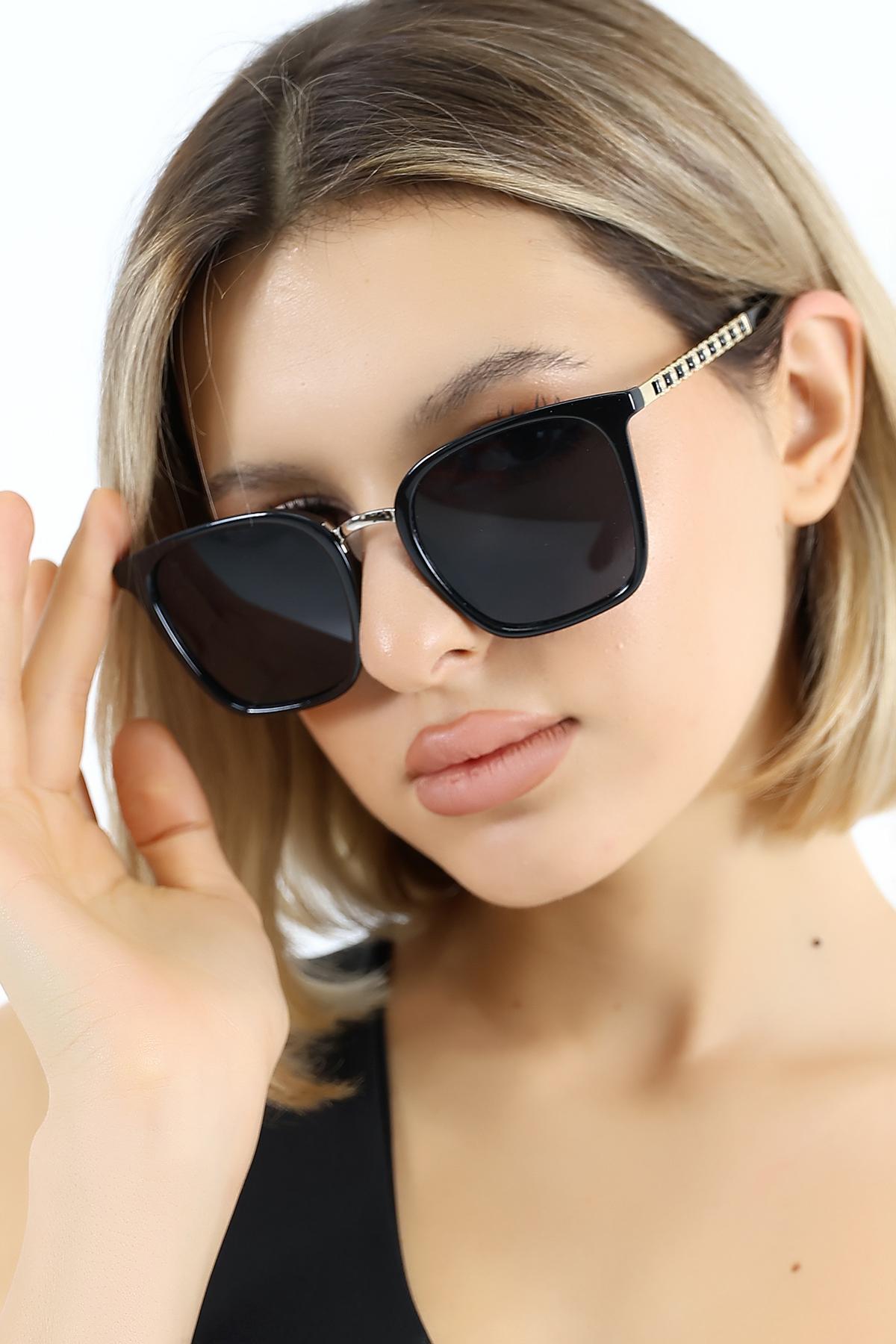 Kadın Oval Siyah UV400 Güneş Gözlüğü Gold Sap WP25-28 C2 
