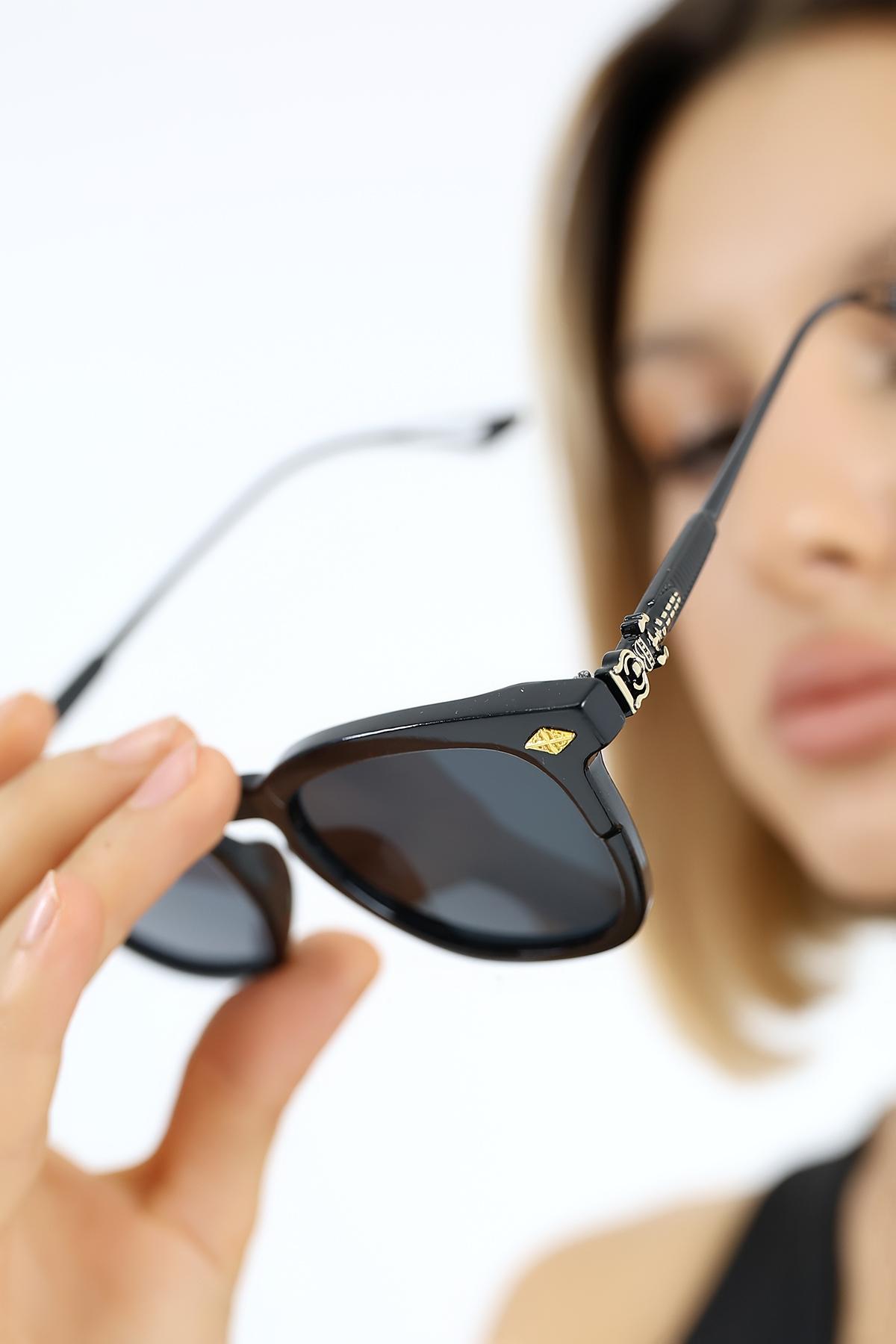 Kadın Oval Siyah UV400 Güneş Gözlüğü Oksit Sap WP25-27 C2 